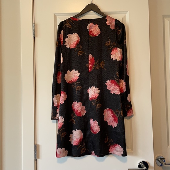 RW&CO dress - Picture 4 of 4